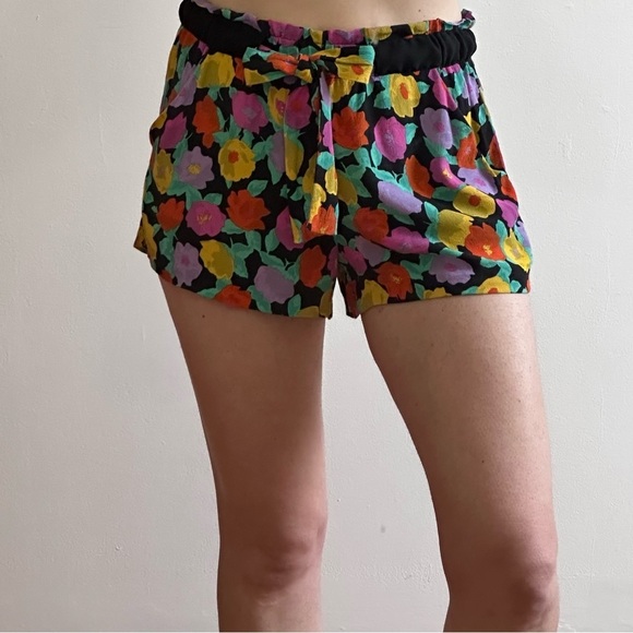 [SOLD] ZARA Tie Waist Orange Floral Printed Mini Shorts size XS - Picture 2 of 13